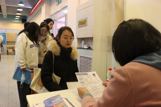 張穎 (4).JPG 張穎 (4).JPG