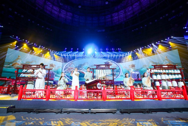 邢臺學院藝術學部呈現的瓷樂《柳溪涌翠》將傳統陶瓷工藝與現代音樂完美融合,以創新形式演繹傳統器樂,彰顯非遺活化成果。.jpg 邢臺學院藝術學部呈現的瓷樂《柳溪涌翠》將傳統陶瓷工藝與現代音樂完美融合,以創新形式演繹傳統器樂,彰顯非遺活化成果。.jpg